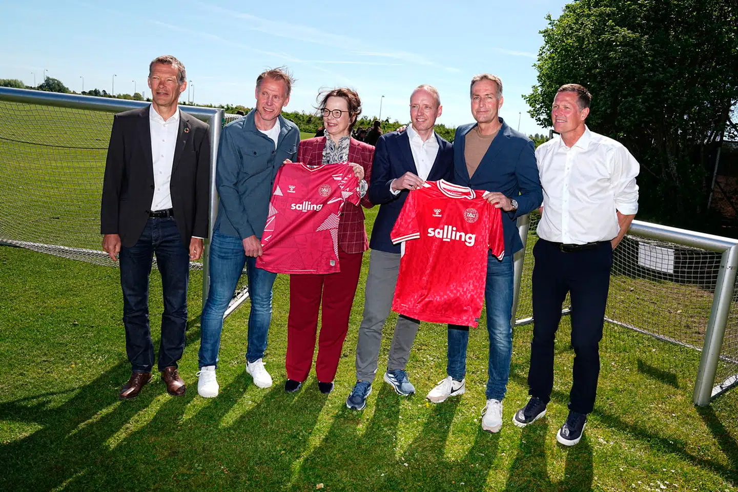 DBU og Salling Group har indgået et historisk samarbejde, der giver alle danske landshold ny sponsor.
