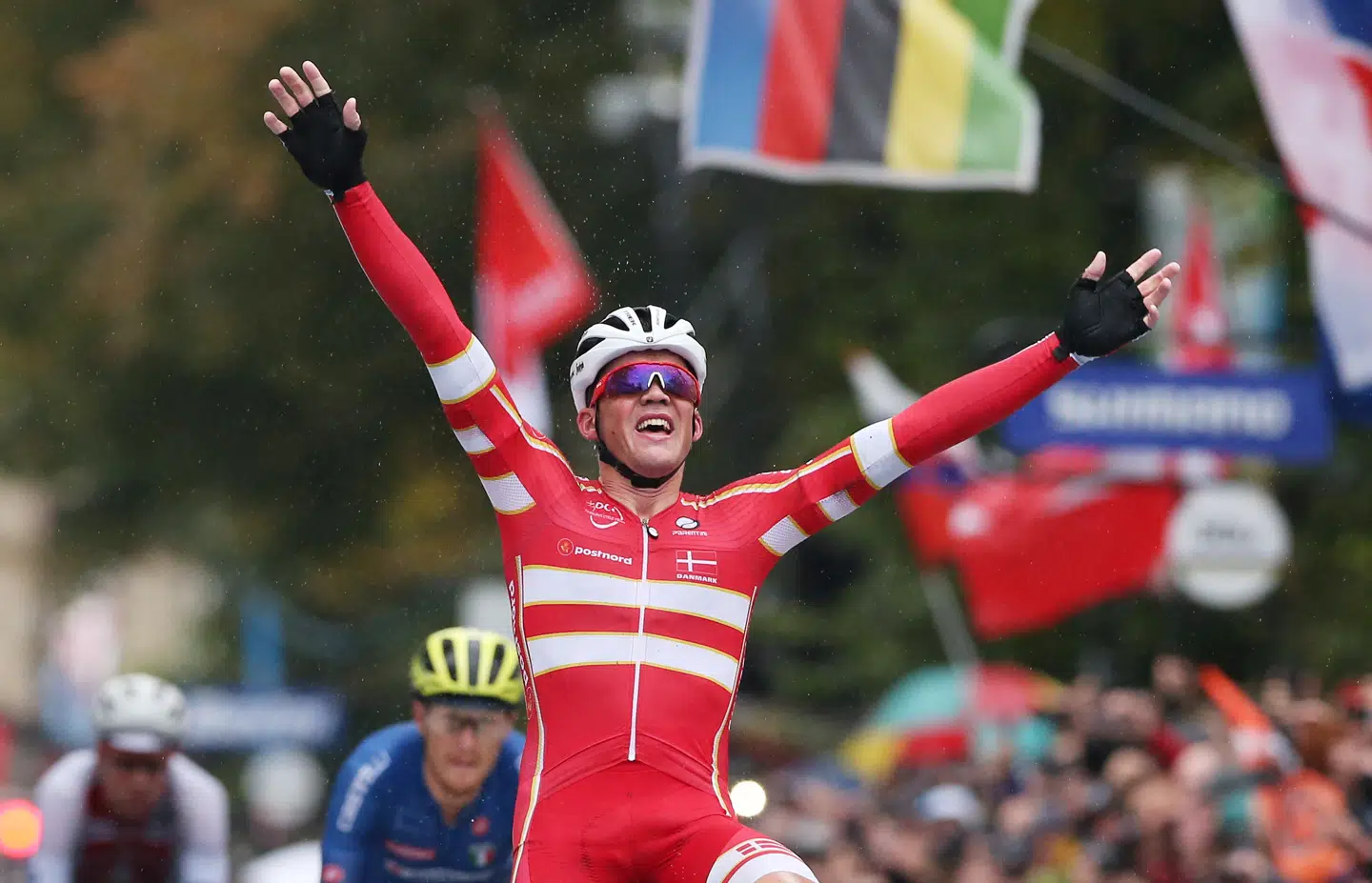 Mads Pedersen er verdensmester i cykling.