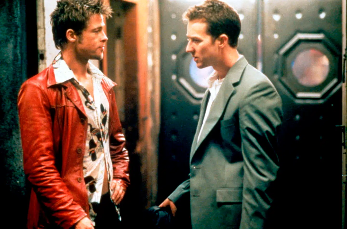 Brad Pitt og Edward Norton spillede hovedrollerne i den amerikanske film »Fight Club«. Filmen kan stadig gøre os klogere på livet.