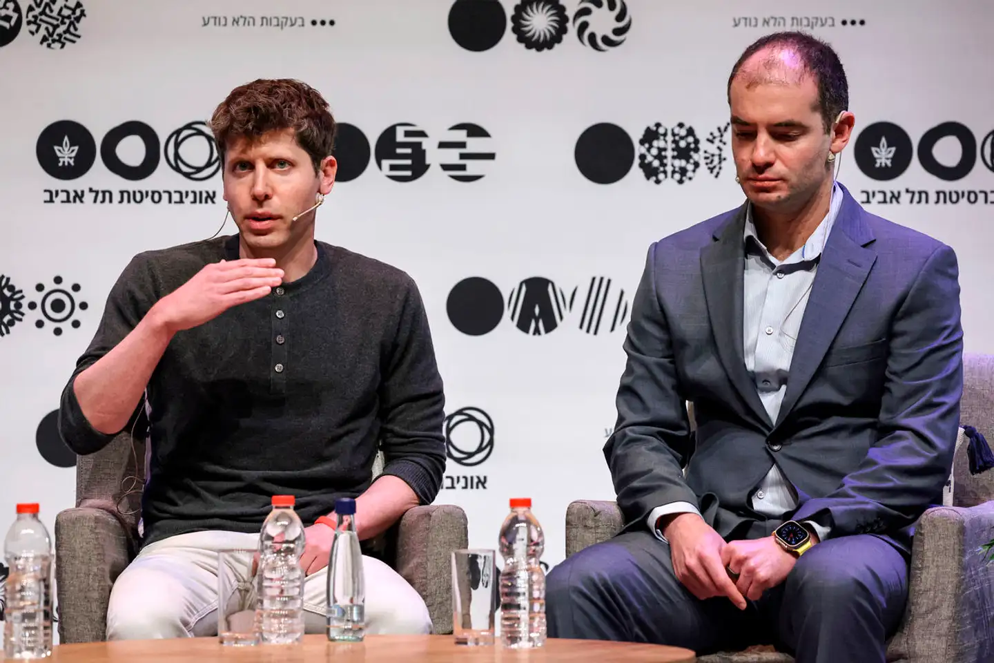 Sam Altman (til venstre) og Ilya Sutskever har arbejdet side om side i OpenAI i årevis. Det er nu slut.