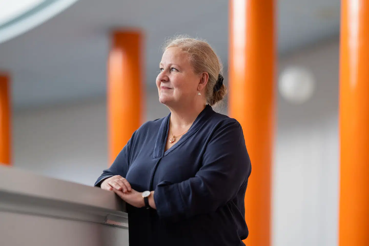 De danske skoleelever har allerede taget den kunstige intelligens til sig. Derfor er der også et behov for, at skoler og undervisere gør det samme, forklarer Birgitte Vedersø, formand for ekspertgruppen for ChatGPT og andre digitale hjælpemidler.