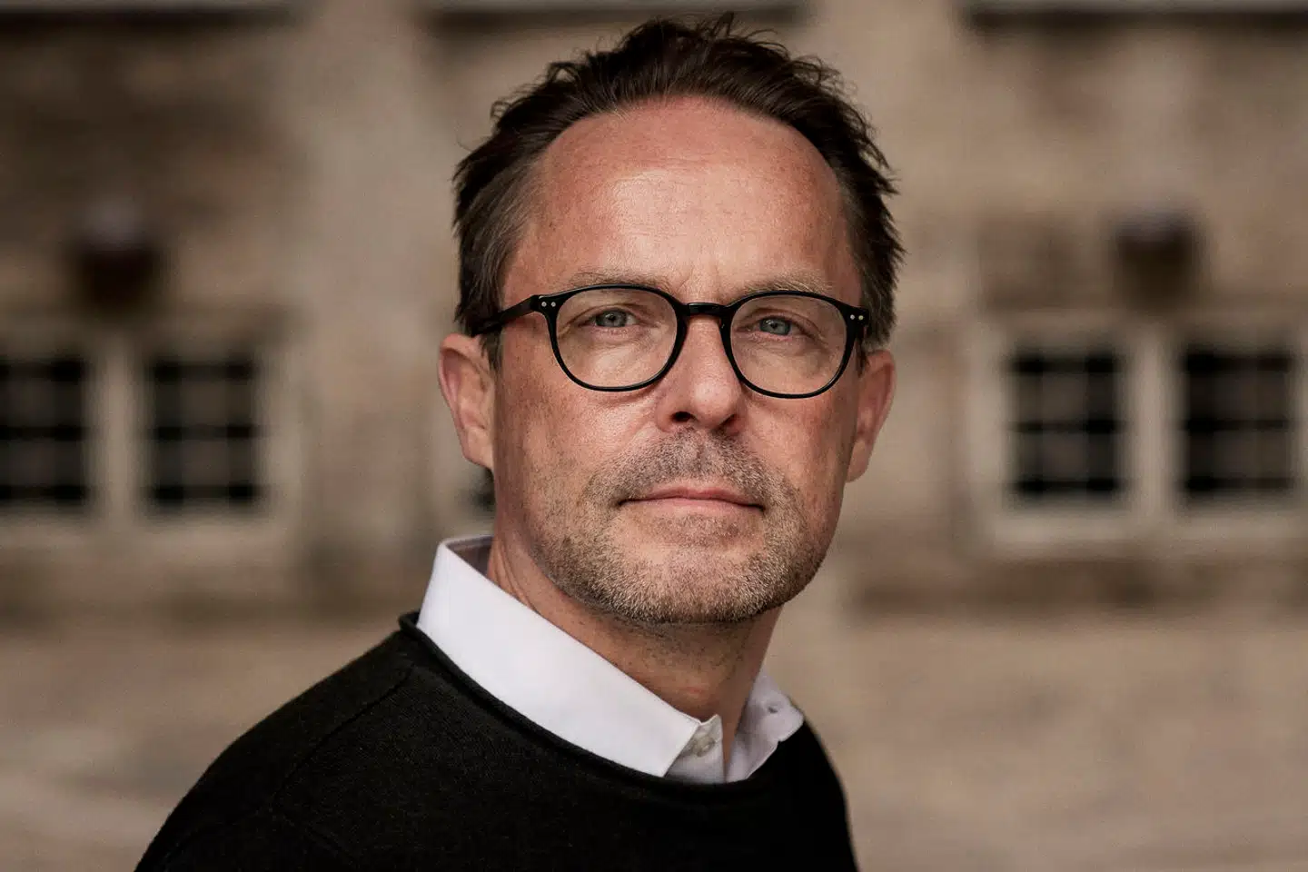 Jesper Olsen, der formand for Transparancy International Danmark og ekstern lektor på Statskundskab KU, kommer med en klar opfordring til politikerne, der i stigende grad modtager invitationer til lukkede arrangementer.