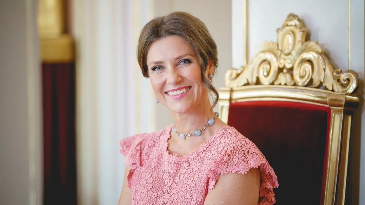 Prinsesse Märtha Louise skulle have været dronning af Norge, men endte med at udtræde af det norske kongehus. Den spirituelle prinsesse har vakt opsigt en lang række gange, men er stadig en nær del af den norske kongefamilie.