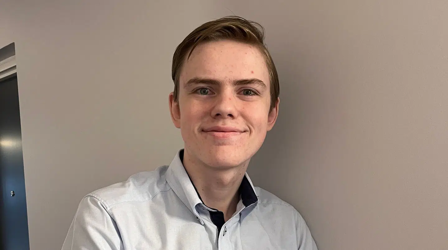 19-årige Noah Ejlertsen føler sig svigtet af Salling Group.