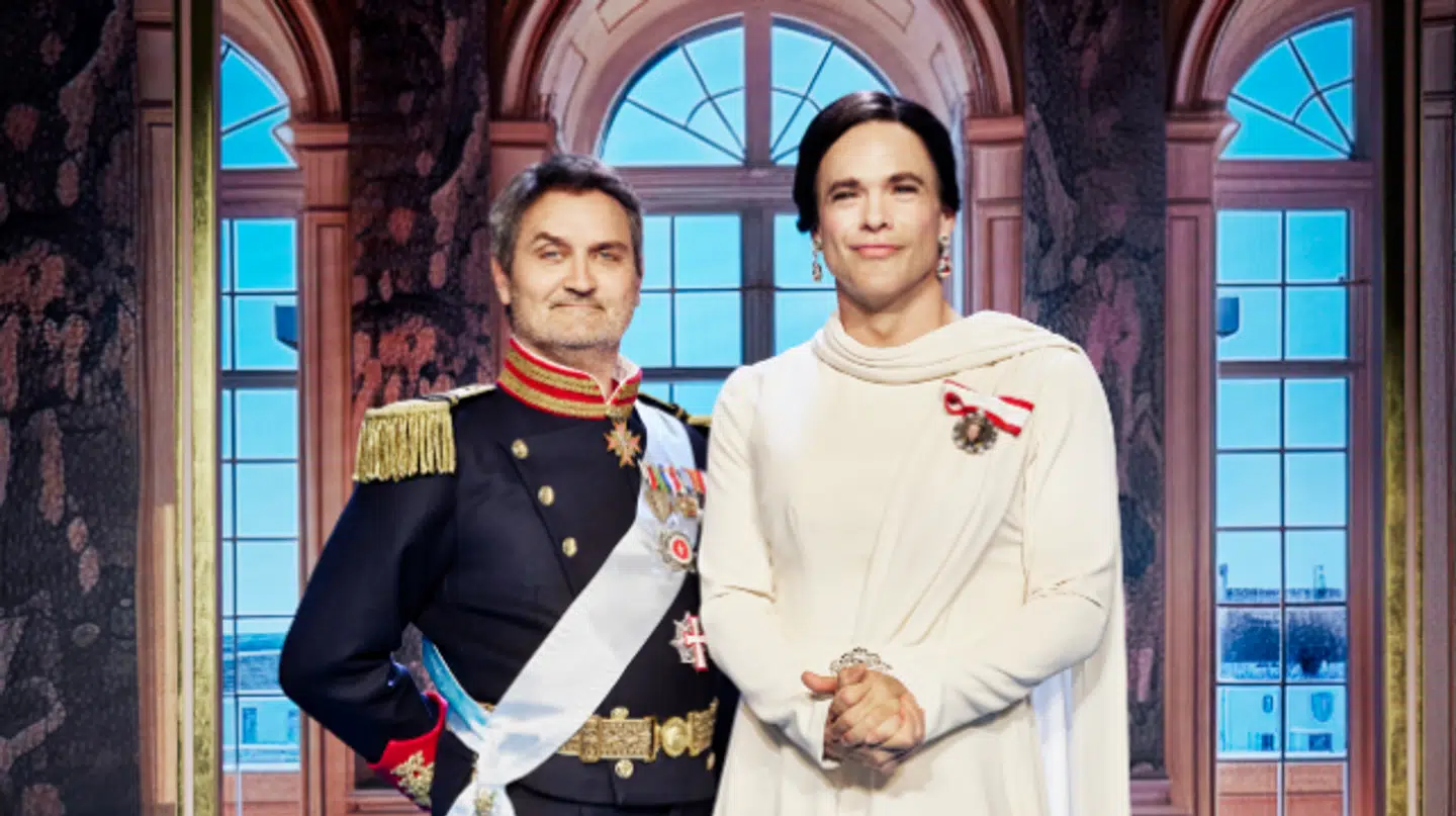 Niels Ellegaard som kong Frederik og Silas Holst som dronning Mary.