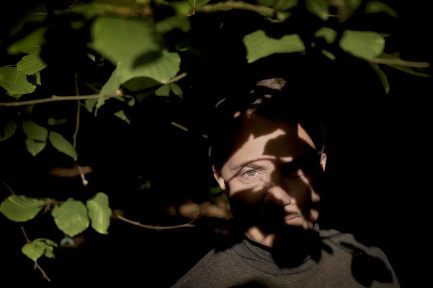 Det er »totalt latterligt«, at danskerne skal betale mere for alt fra diesel til flybilletter, når det alligevel ikke ændrer noget for det globale klima. Sådan lyder det fra Dansk Folkepartis formand, Morten Messerschmidt.