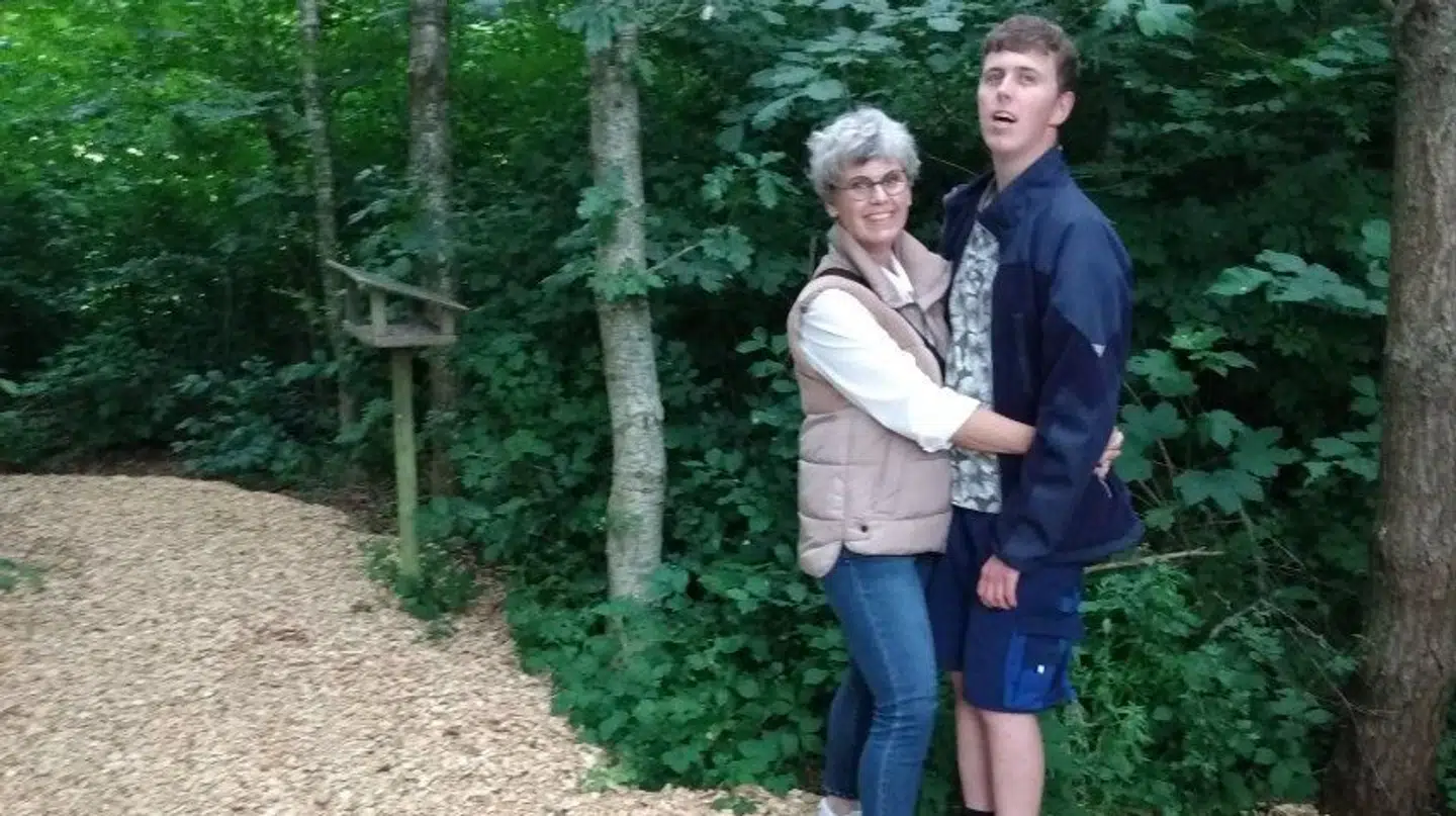 Mikas kan ikke sige: 'Mor, jeg har det dårligt' – men Merete Hellberg er ikke i tvivl, om hvornår det er tilfældet,