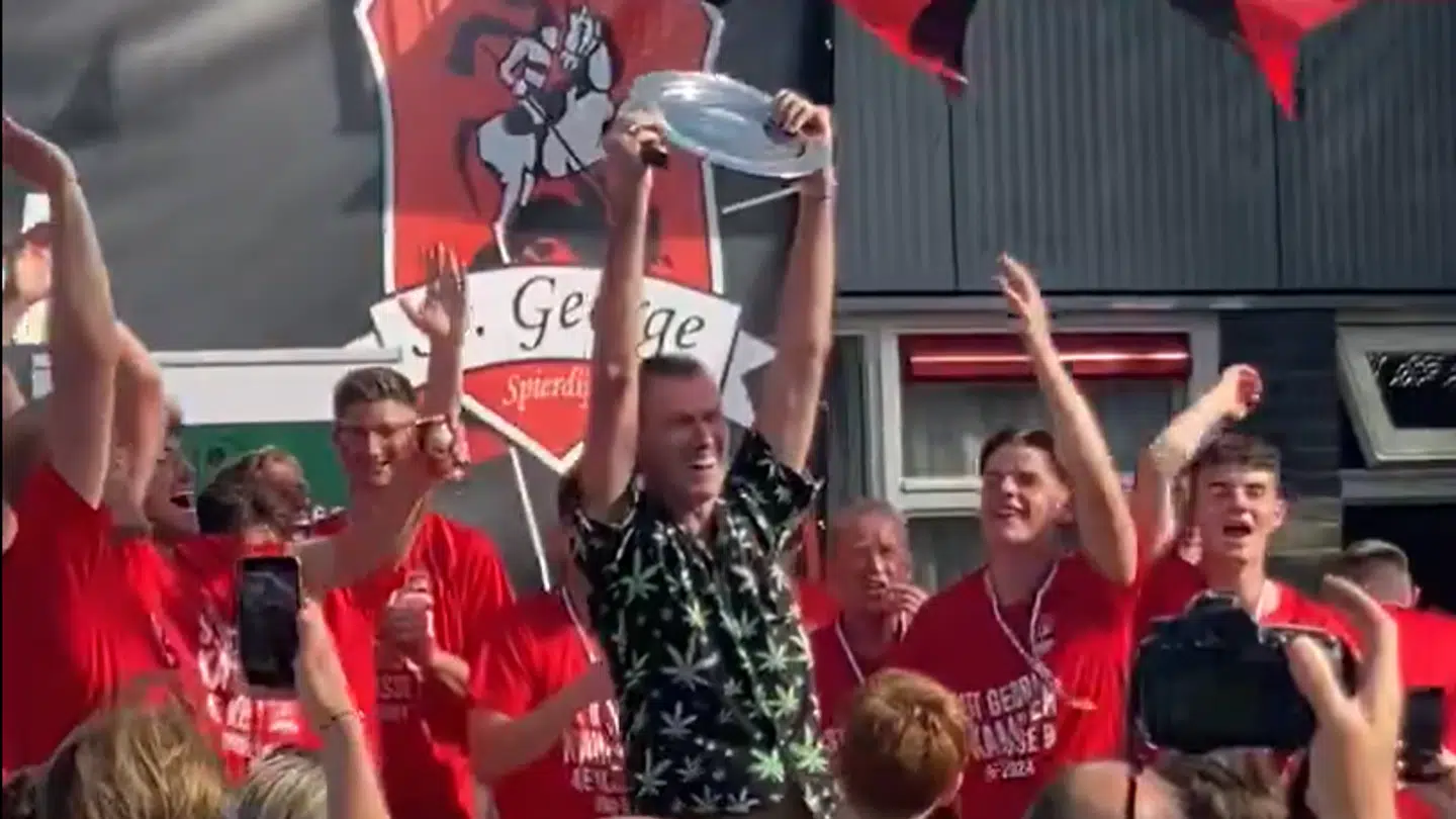 61-årige Jan Smit kommer ikke til at dømme en fodboldkamp igen, efter han fejrede mesterskabet med St. George.