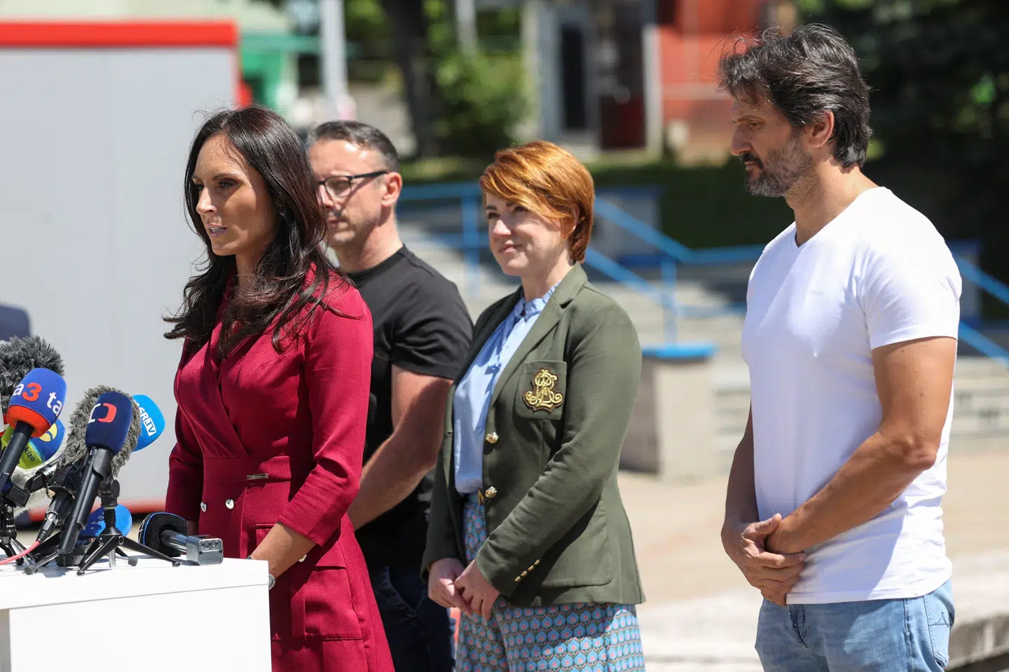 Slovakiets sundhedsminister, Zuzana Dolinkova, oplyser lørdag, at prognosen for Robert Fico efter skudattentatet er "positiv".