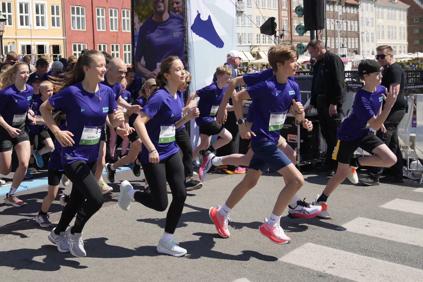 Prins Vincent, prinsesse Josephine og prinsesse Isabella løb med i København, da distancen på en engelsk mil blev skudt i gang.