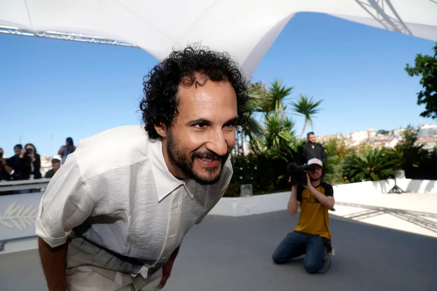 Dansk-iranske filminstruktør Ali Abbasi befinder sig tilsyneladende godt i rampelyset i Cannes.