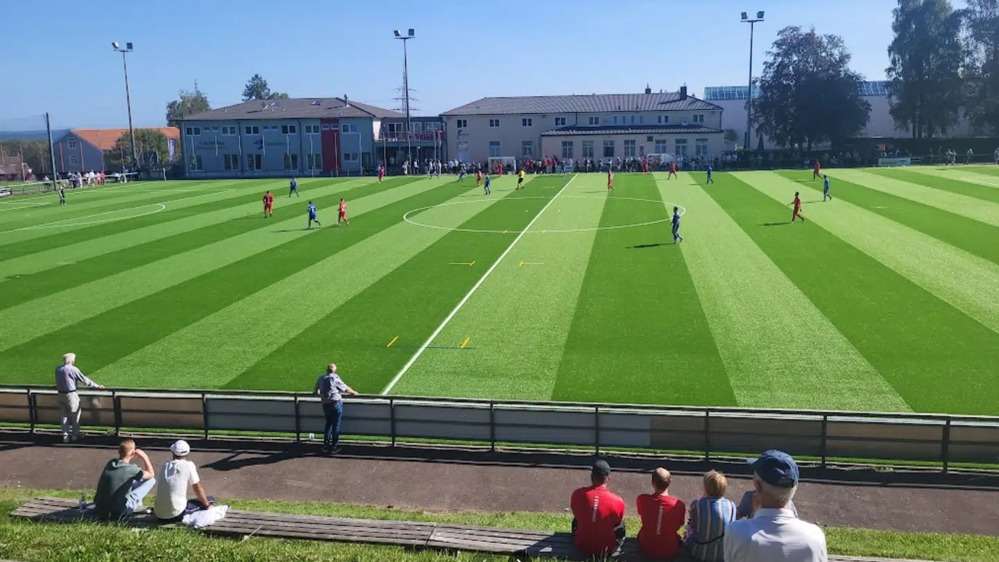 Hermann-Saam-Sportfeld benyttes primært af amatørhold og fodboldskoler til daglig.