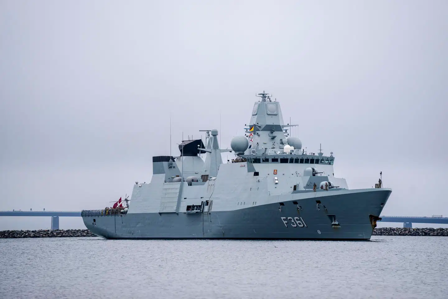 Fregatterne af »Iver Huitfeldt«- og »Absalon«-klassen blev færdigbygget på det hedengangne Lindøværft, men skrogene kom fra Baltikum. Nu vil regeringen i samarbejde med erhvervet til at bygge skibe i Danmark igen.