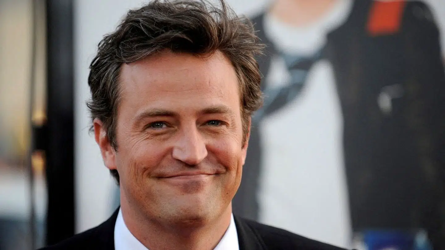 I'll Matthew Perry Medie: Ny efterforskning i sagen om Matthew Perrys dødsfald | Int ...