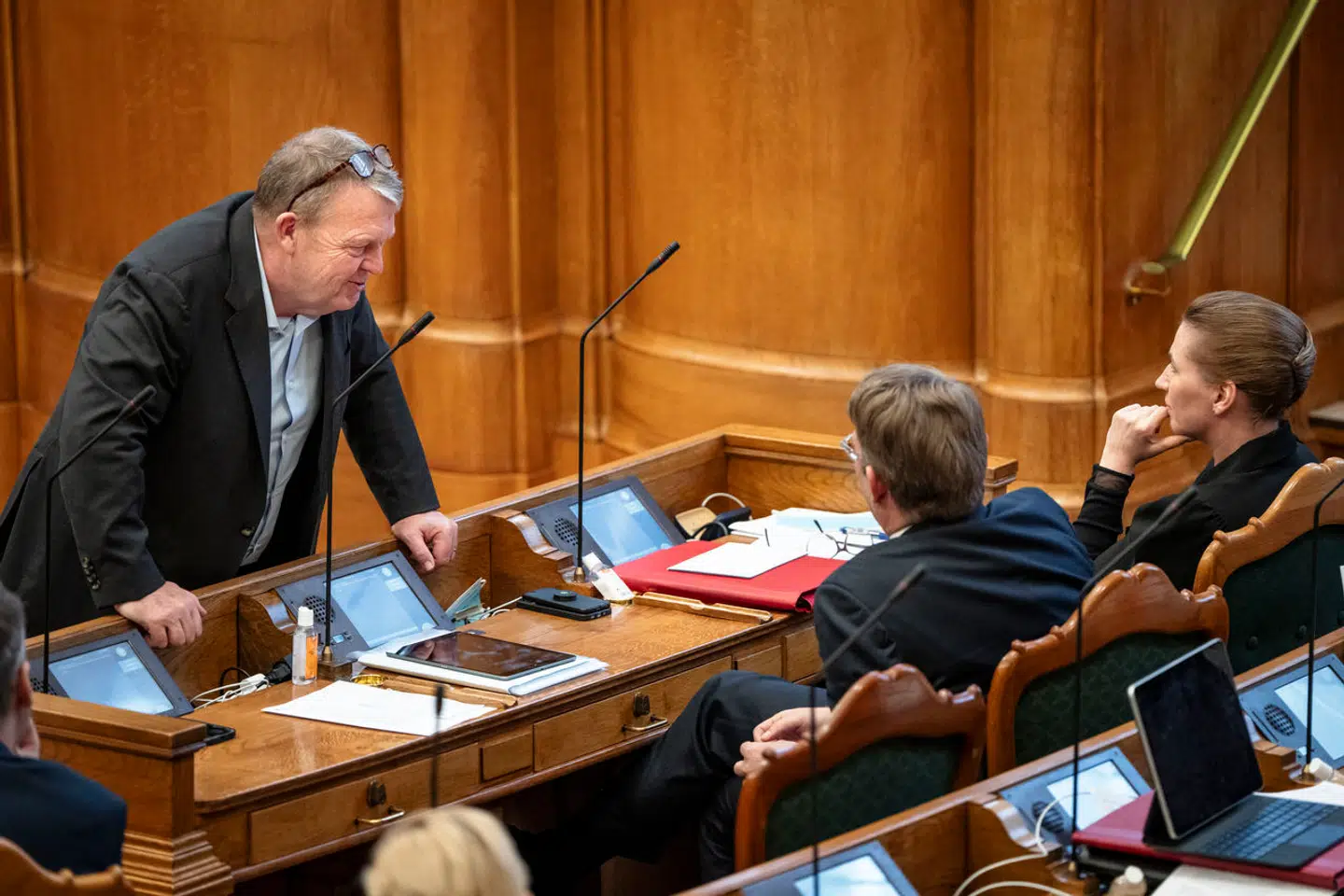 »Politikere som sidder i 10, 20, 30 år eller længere mister forbindelsen til deres vælgere,« skriver Hans Thorn.