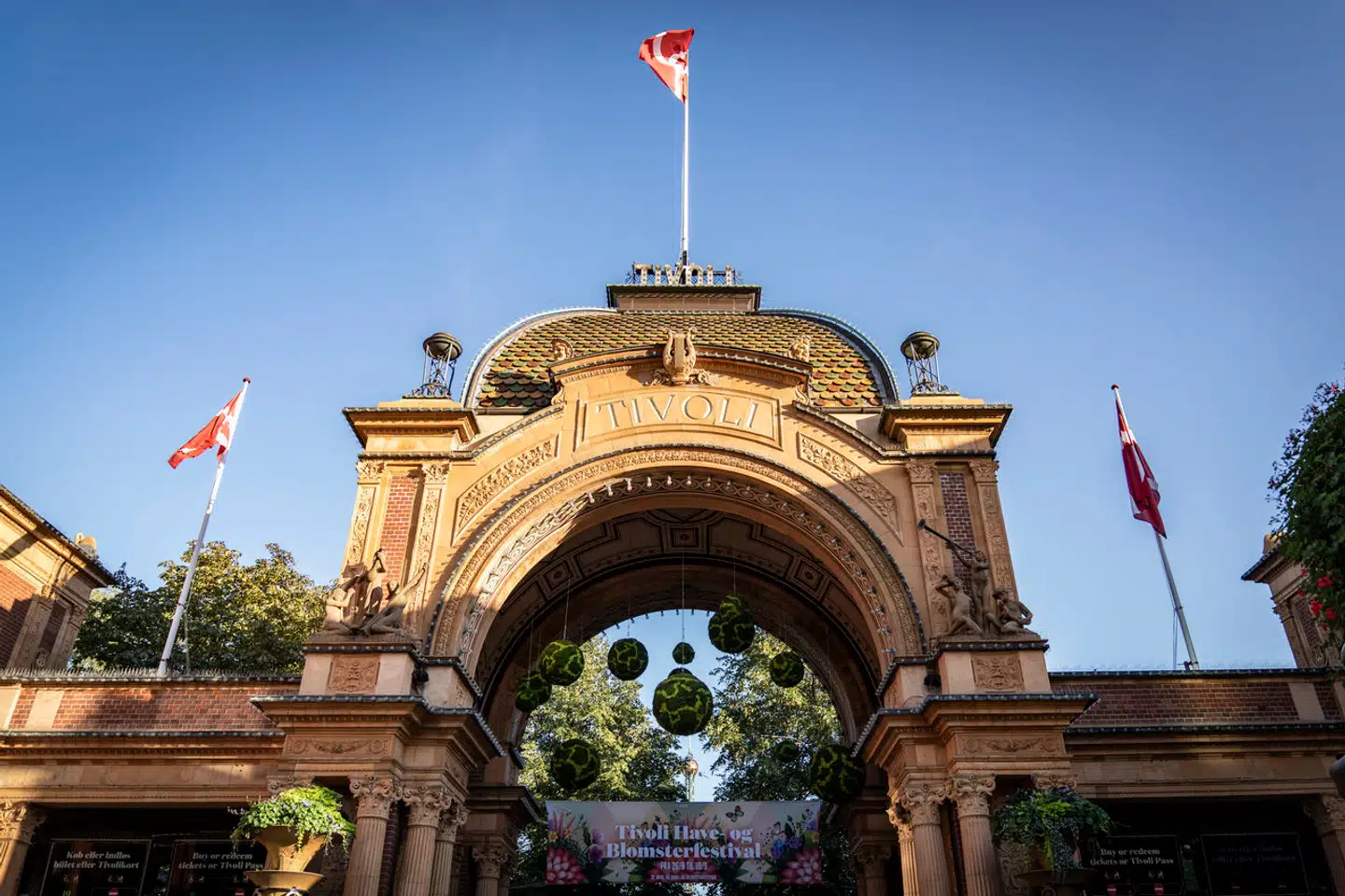 Berlingske har den seneste tid kunnet fortælle, hvordan Copenhagen Pride uge for uge har mistet sponsorer og partnere forud for sommerens store parade.