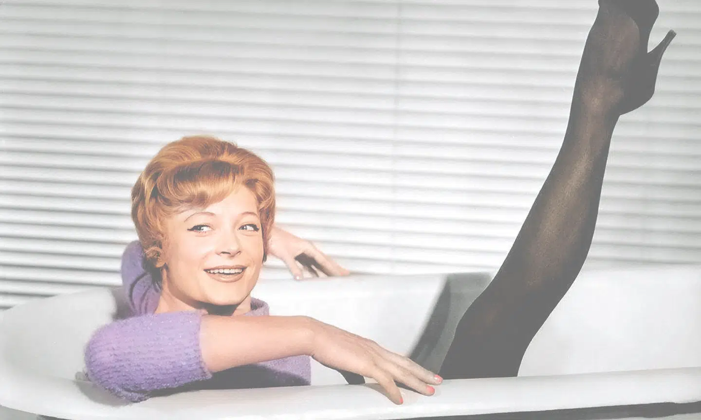 Det vakte lige dele fryd og forargelse, da »uartige« Birgitte Reimer sang om den danske konges lillebror i revyvisen »En gang til for Prins Knud«. Omkvædet skulle gå over i det danske sprog som et udtryk, der bliver brugt om noget, der må gentages, når nogen er lidt sene i optrækket. Cirkusrevyen, 1959.