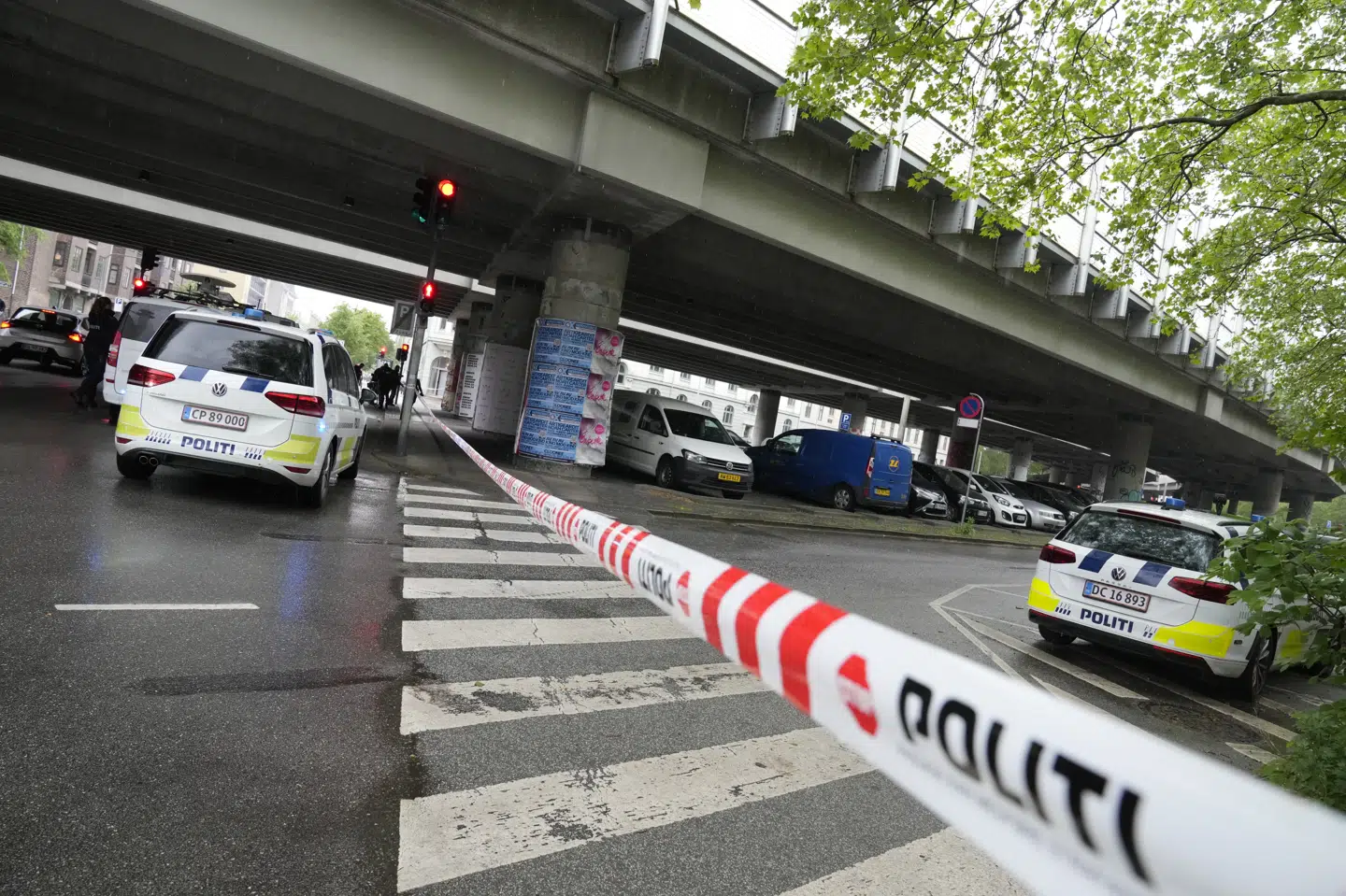 Københavns Politi er massivt til stede efter skyderi ved Bispeengbuen og Lundtoftegade på Nørrebro i København torsdag eftermiddag.