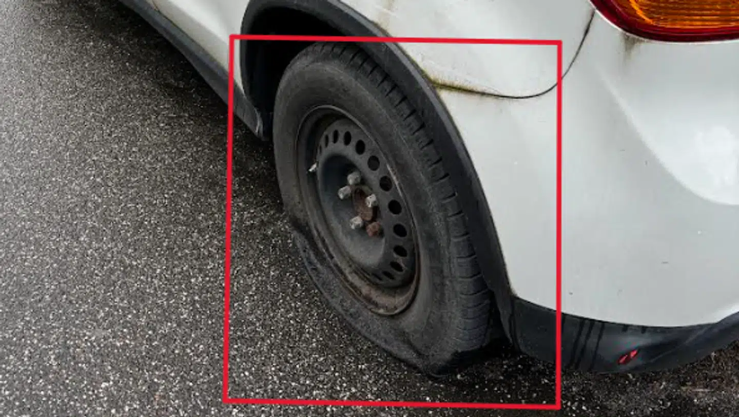 Dorte Christensens nabo har fået lukket luften ud af sin firhjulstrækker, siger hun.