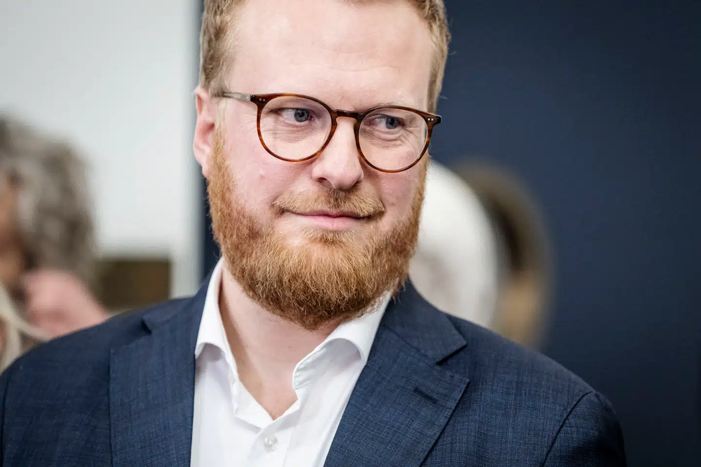 En opjustering af det økonomiske råderum er på vej. Formand for FH Morten Skov Christiansen mener, at regeringen i stedet for skattelettelser bør droppe milliardbesparelse på beskæftigelsesindsatsen.