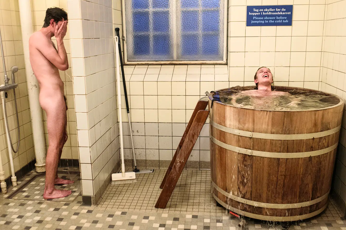 Arkivfoto fra Sjællandsgade Bad på Nørrebro. Personerne på billedet har intet med den midlertidige lukning af badeanstaltens fællesbadning om fredagen at gøre.