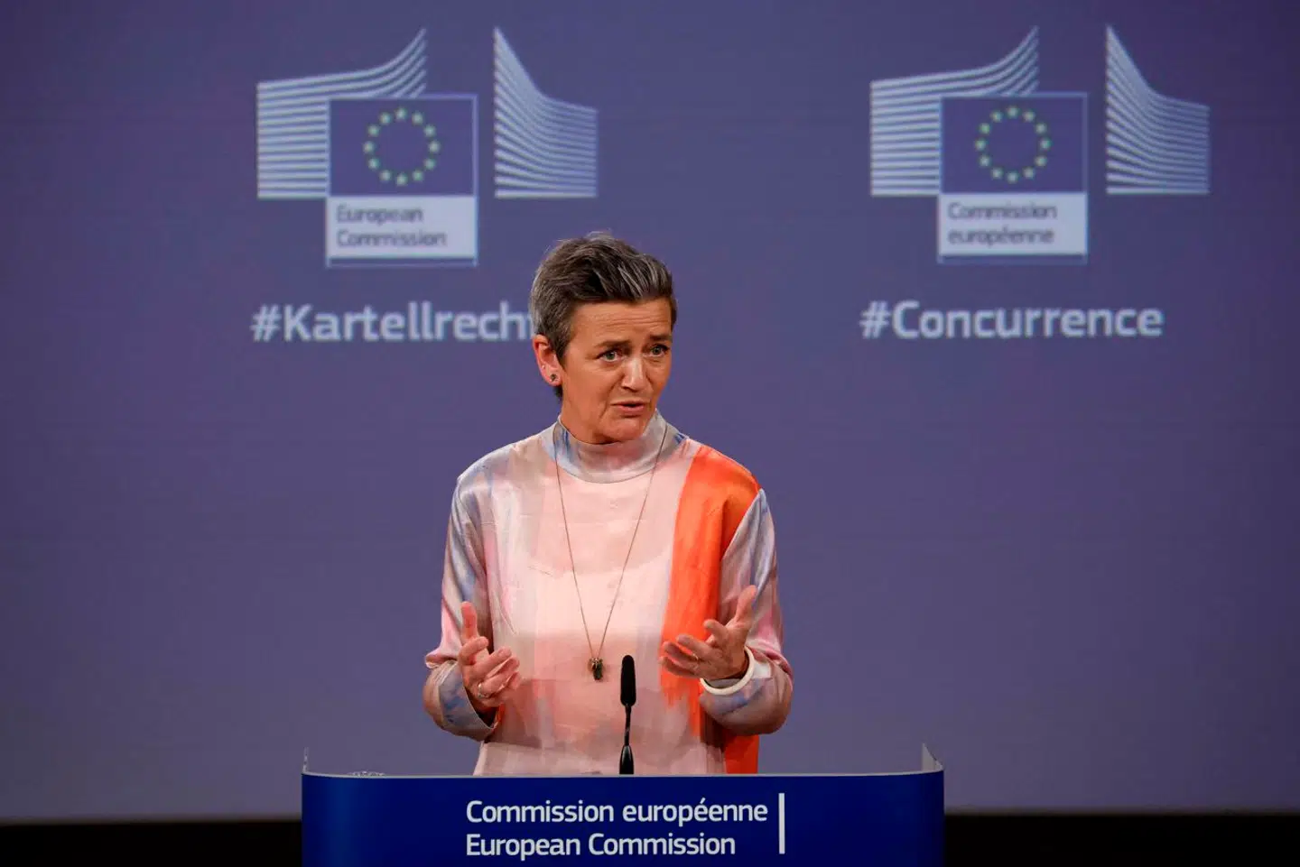 »Selvom vi ofte har dygtige danske kommissærer som Margrethe Vestager og Connie Hedegaard, så er systemet udemokratisk. Og vi risikerer en åben flanke over for anti-EU-partier,« skriver Marcus Knuth.