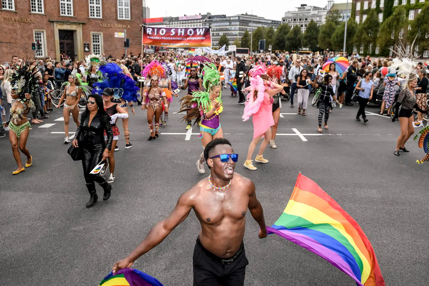 Berlingske har den seneste tid kunnet fortælle, hvordan Copenhagen Pride uge for uge har mistet sponsorer og partnere forud for sommerens store parade.