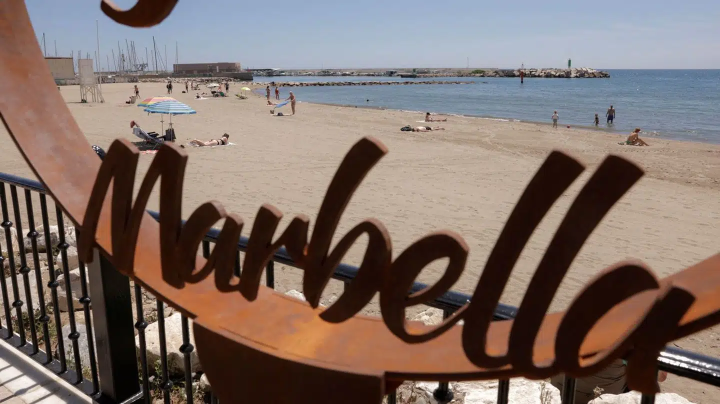 Myndighederne i Marbella har indført nye regler for at begrænse turismen i byen.