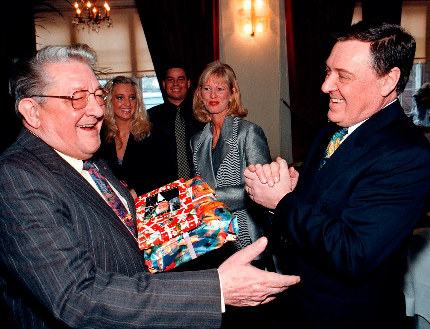 Restauranthotellet Josty har dannet rammerne om mange glædelige stunder. Her fejrer Dario Campeotto sin 60-års fødselsdag på Josty i 1999.