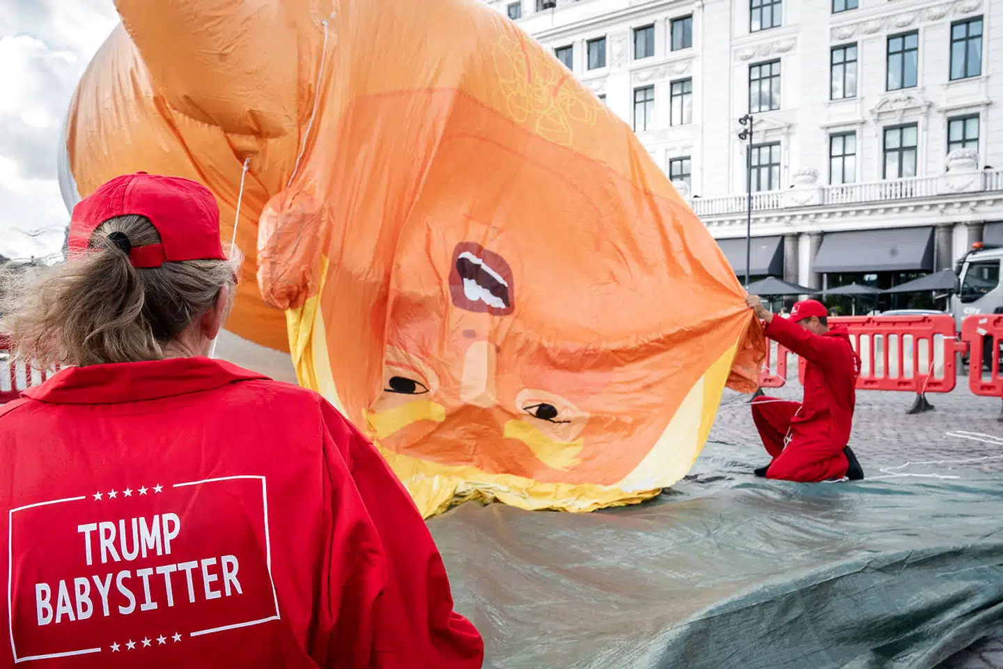Baby-Trump ballonen kom trods præsidentens aflyste besøg til vejrs over Kongens Nytorv i København.