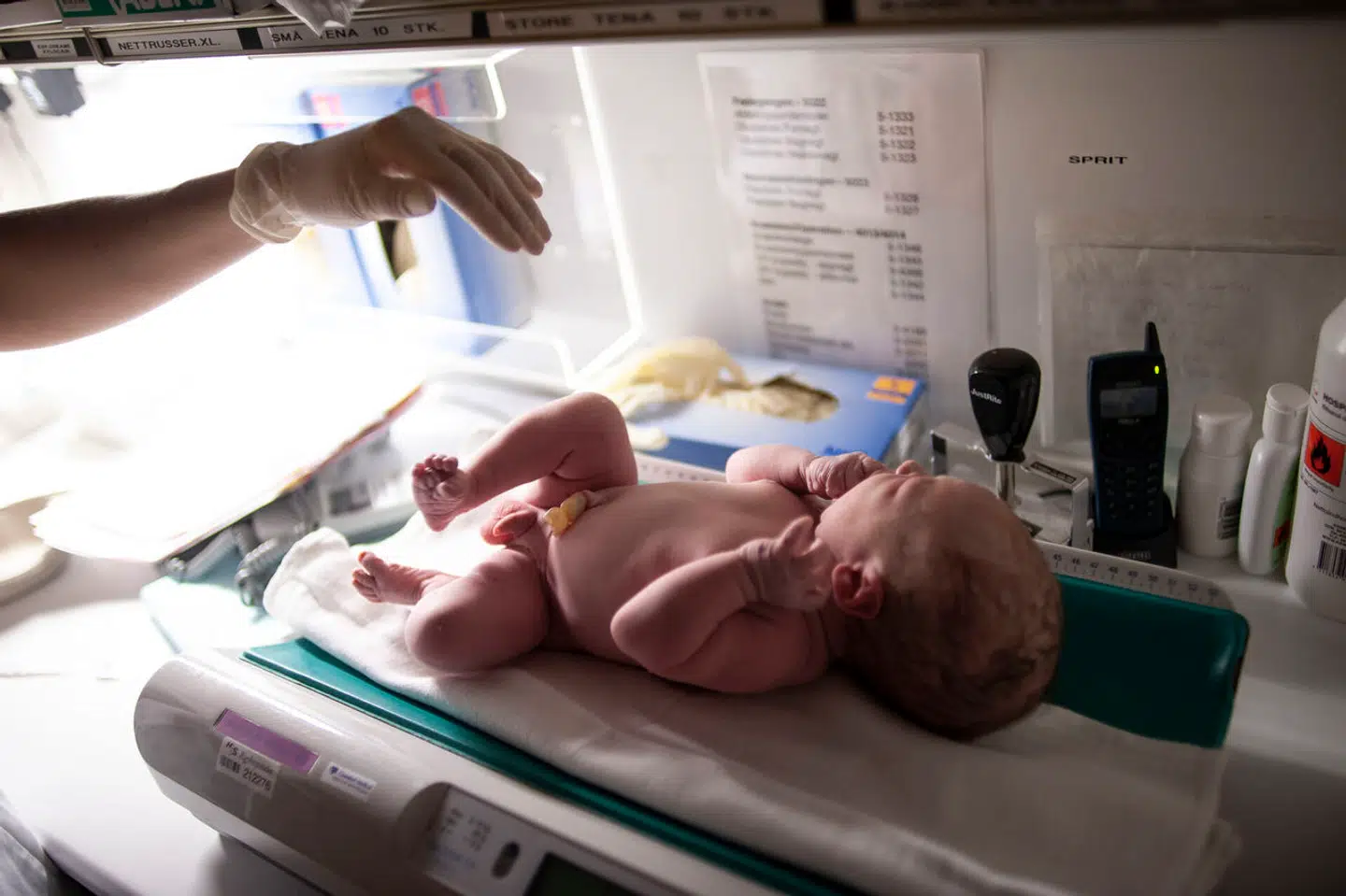 I Danmark lever næsten 350.000 danskere med diabetes. Heraf lever omkring 300.000 med type 2-diabetes, som er en kronisk sygdom, hvor ens blodsukker er forhøjet, fordi kroppen enten ikke kan udnytte insulinen eller ikke producerer nok.