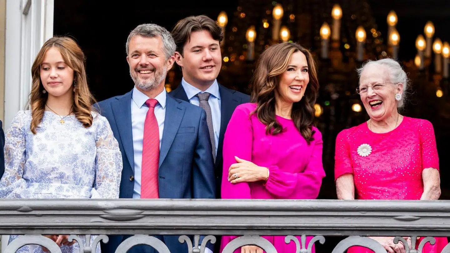 Dronning Margrethe var også med på balkonen.