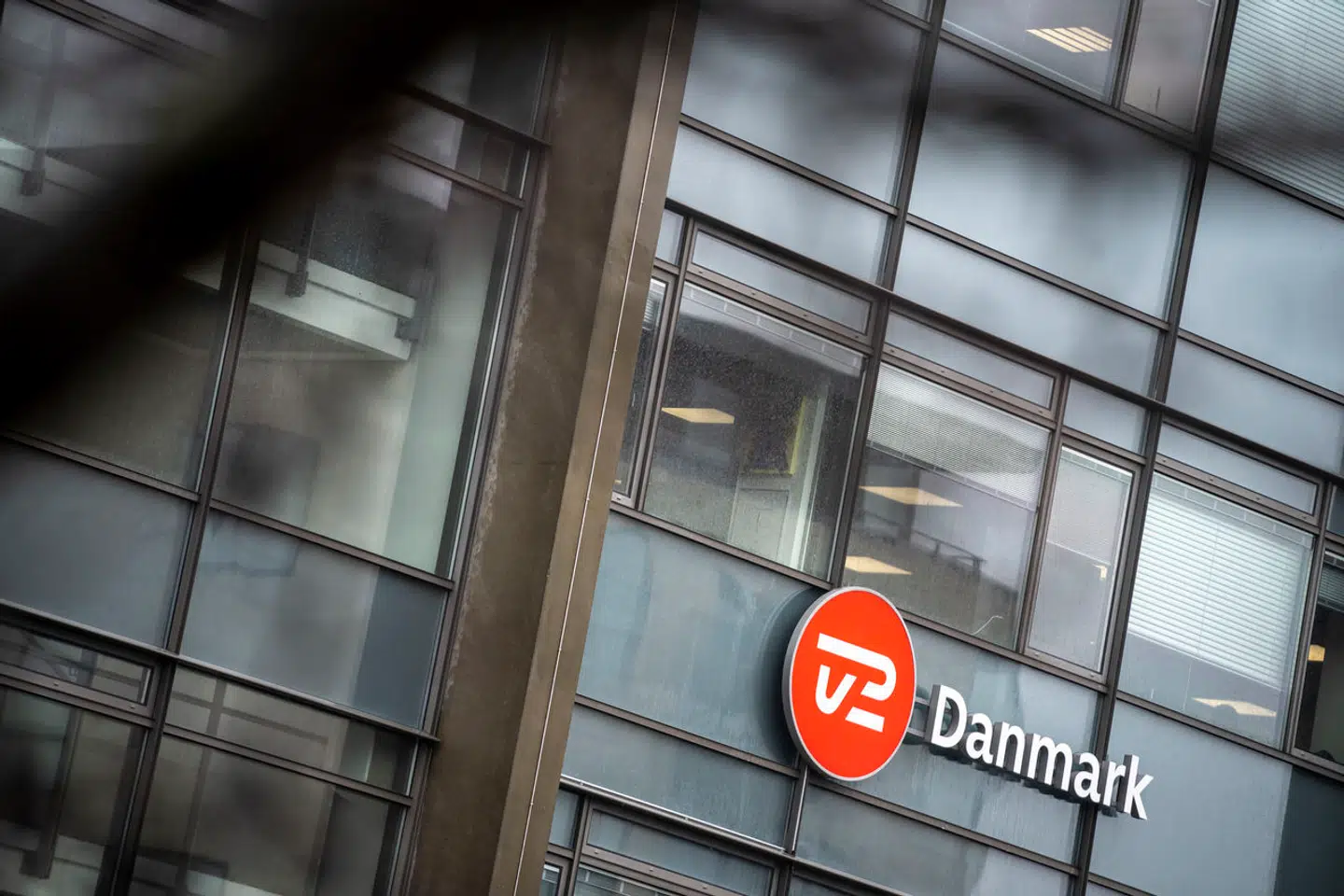 TV-stationen TV 2 har fået lov til at sende en omstridt dokumentar.