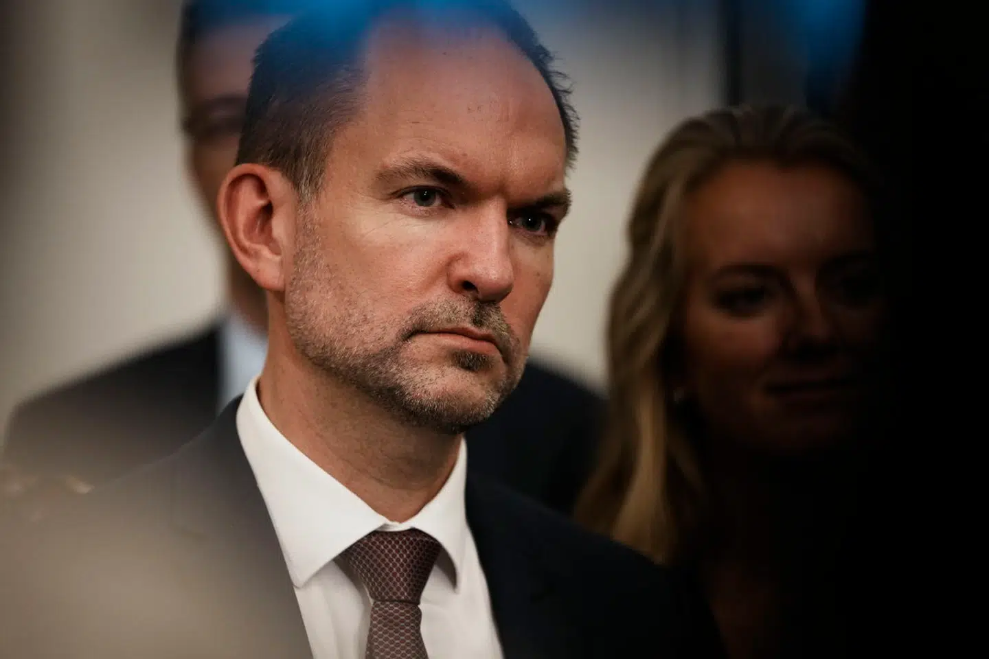 Det viser sig, at det alligevel er muligt at genetablere slettet gæld til bandekriminelle, men det kræver en lovændring, lyder det fra skatteminister Jeppe Bruus (S).