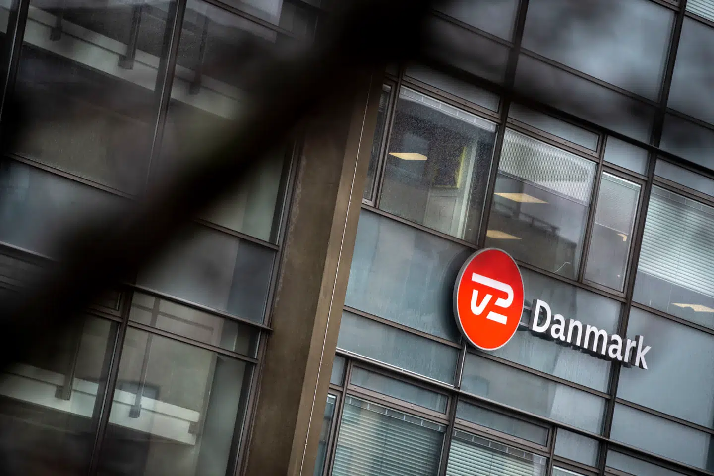 Hovedkilden i TV 2s dokumentarserie »Den Sorte Svane« har forgæves forsøgt at trække sig. Dokumentaren er kontroversiel, allerede inden den er bragt.