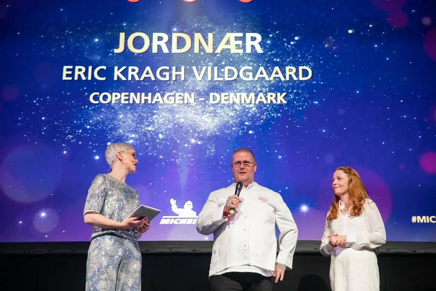 Eric og Tina Vildgaard fik deres tredje Michelin-stjerne for Jordnær. Jordnær er sammen med Noma og Geranium den tredje danske restaurant med tre Michelin-stjerner.