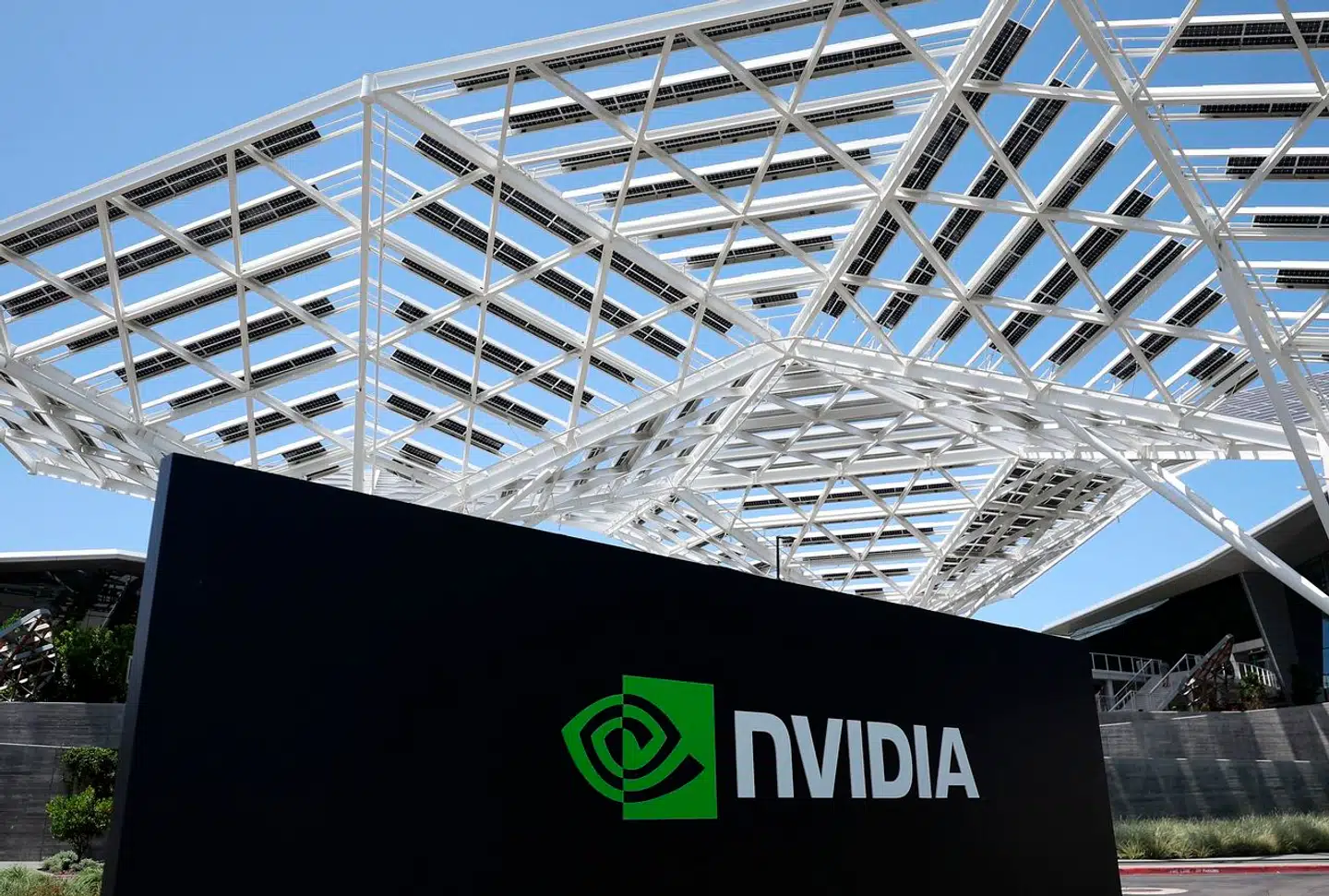 NVIDIA-aktien kom igen på himmelflugt – og nu er aktien ikke bare blandt de store på markedet, men blandt giganterne.