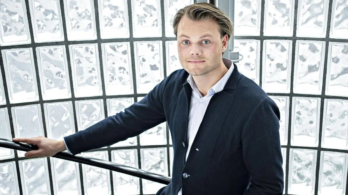 Emil Larsen er gået fra fodboldspiller til at være iværksætter – dog stadig med noget fodbold indover.
