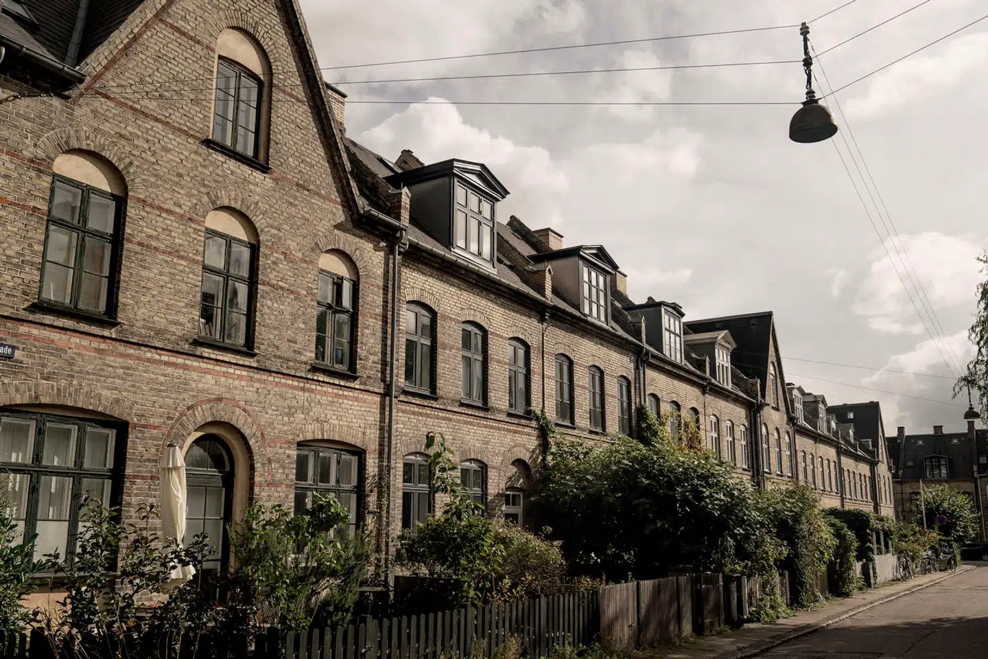 Især i hovedstadsområdet medfører de nye boligskatter og -vurderinger skattegæld for boligejere. Og den er ikke længere rentefri.