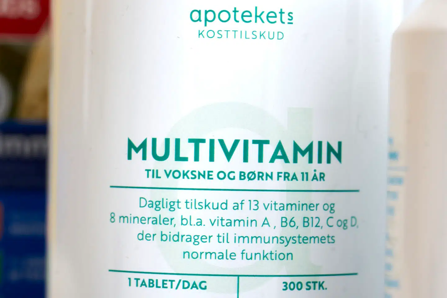 Det mest populære kosttilskud er multivitamin, som mange både voksne og børn tager. Men det er vigtigt at tage særlige forholdsregler, inden man spiser en vitaminpille hver dag, lyder det fra eksperterne.