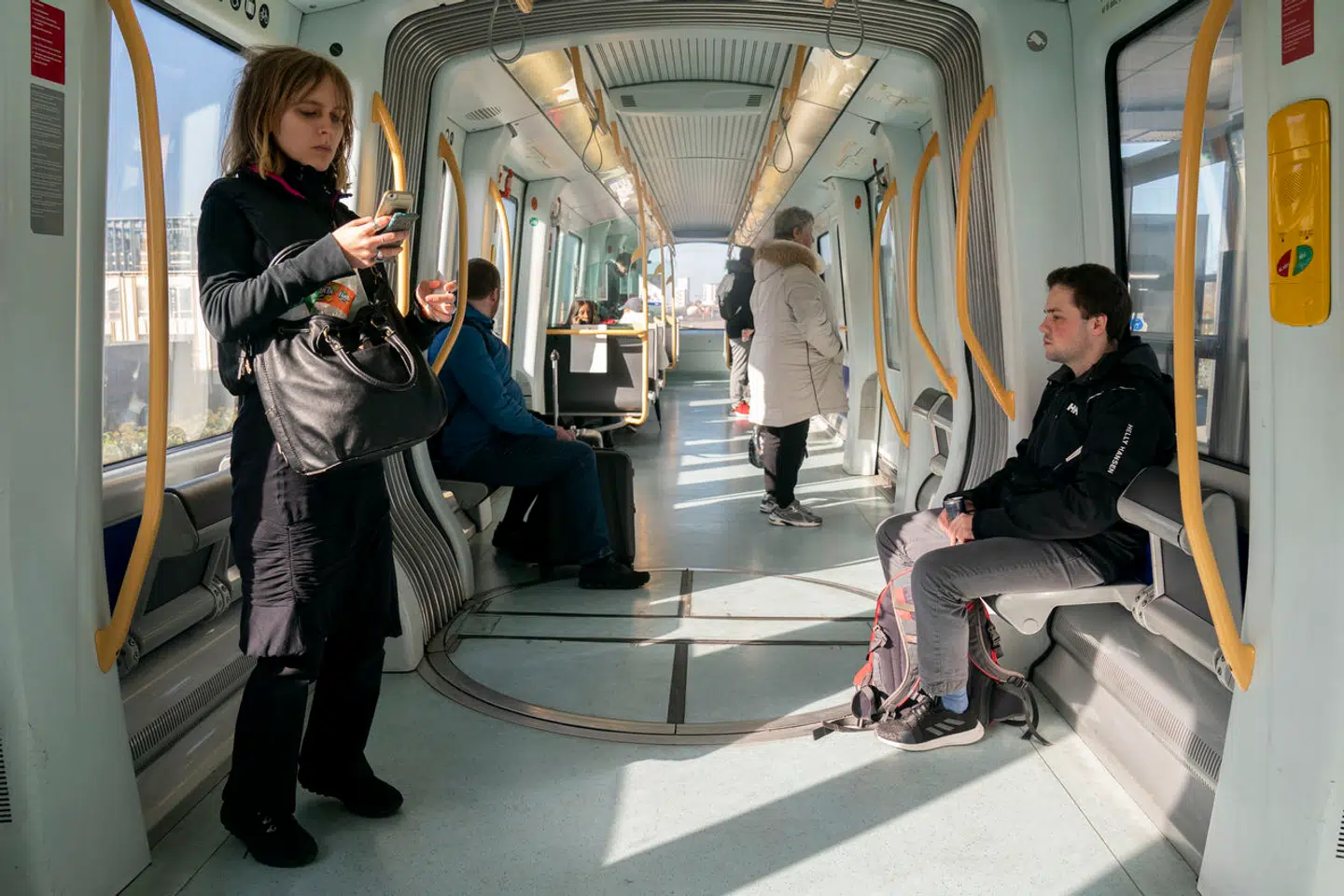 De ekstra milliarder i det økonomiske råderum skal investeres i billigere kollektiv transport for pendlerne, mener Jacob Vest.