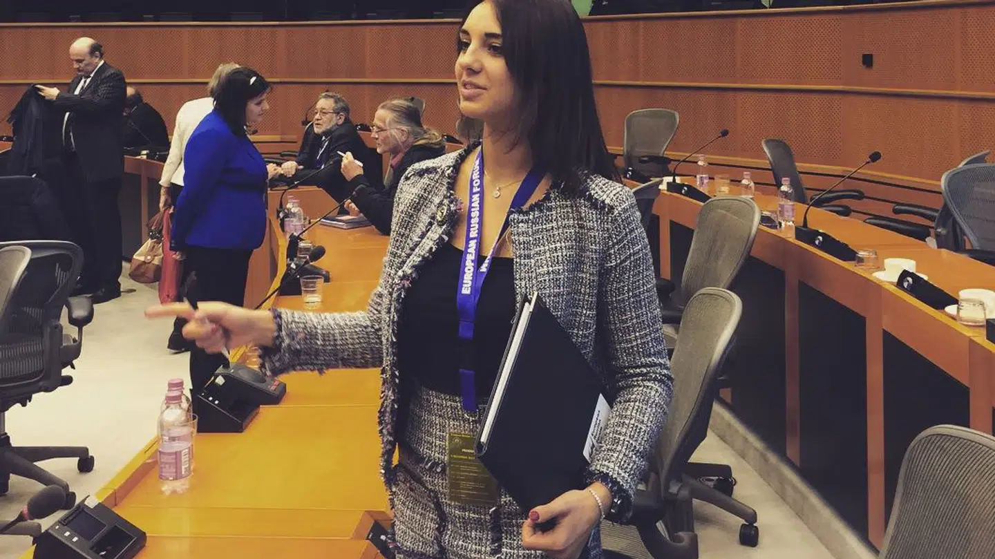 Her ses Venstres EU-kandidat Alexandra Sasha til European Russian Forum i 2016. Sasha delte selv billedet på sin Facebook-profil i 2016, men har siden slettet det igen.