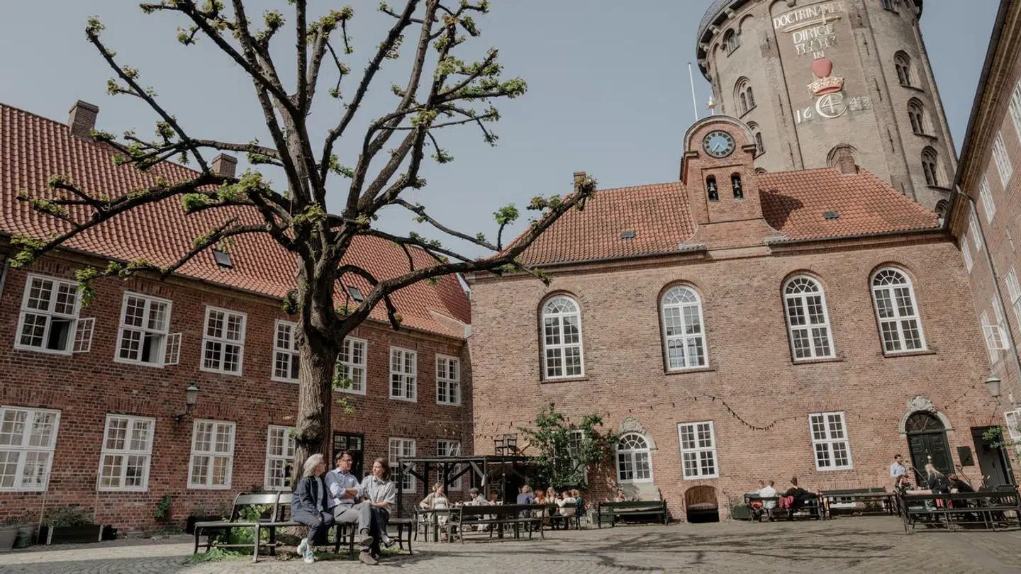 Kollegiet Regensen i København blev opført i 1623 og er Danmarks næstældste kollegium. Det ligger lige overfor Rundetårn i København. Arkivfoto
