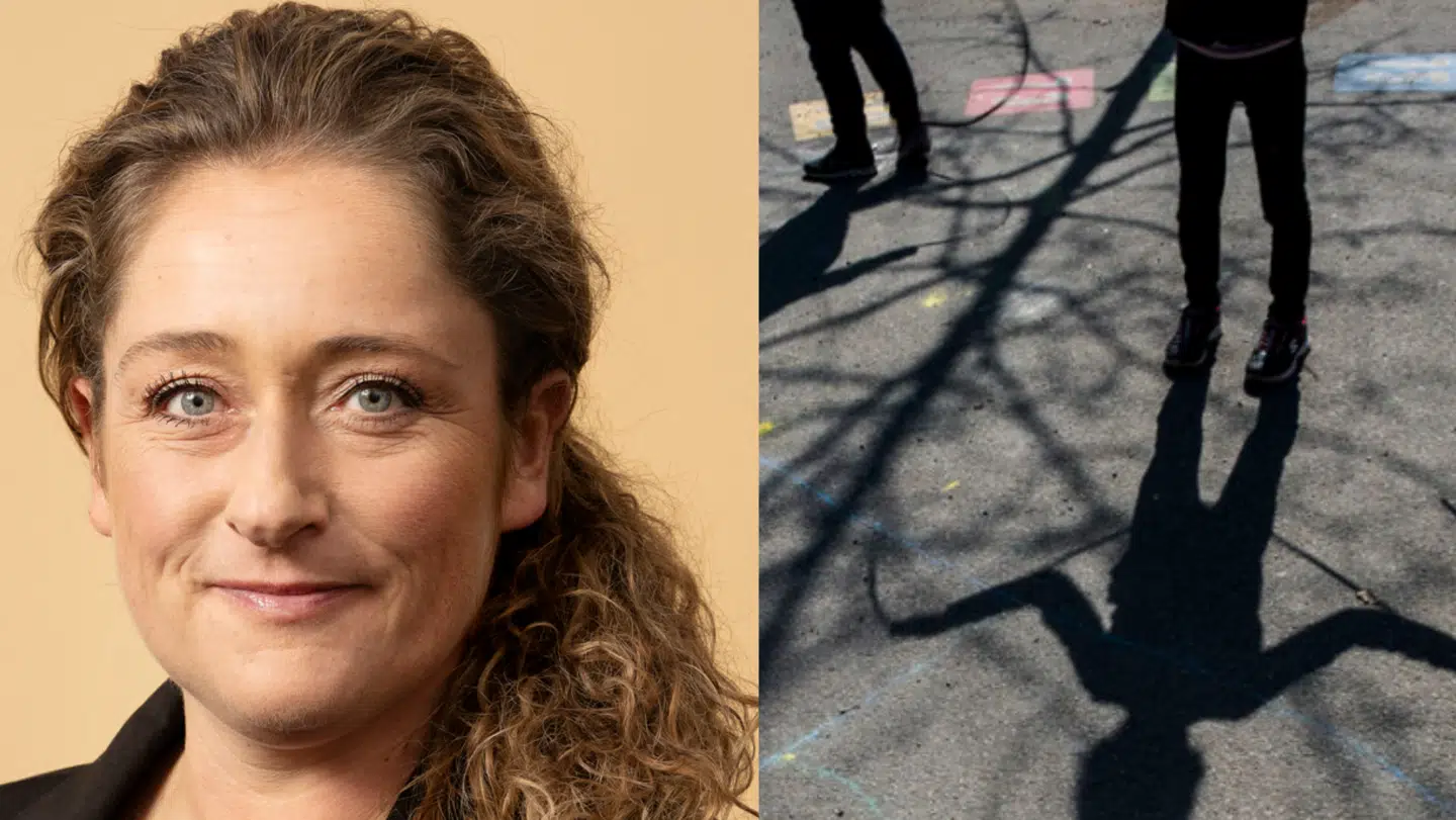 Maria Duurhus' (tv) søn blev i et frikvarter overfaldet af en gruppe drenge. Èn af drengene, der har anden etnisk baggrund, fik efterfølgende en betinget fængselsstraf på to uger.