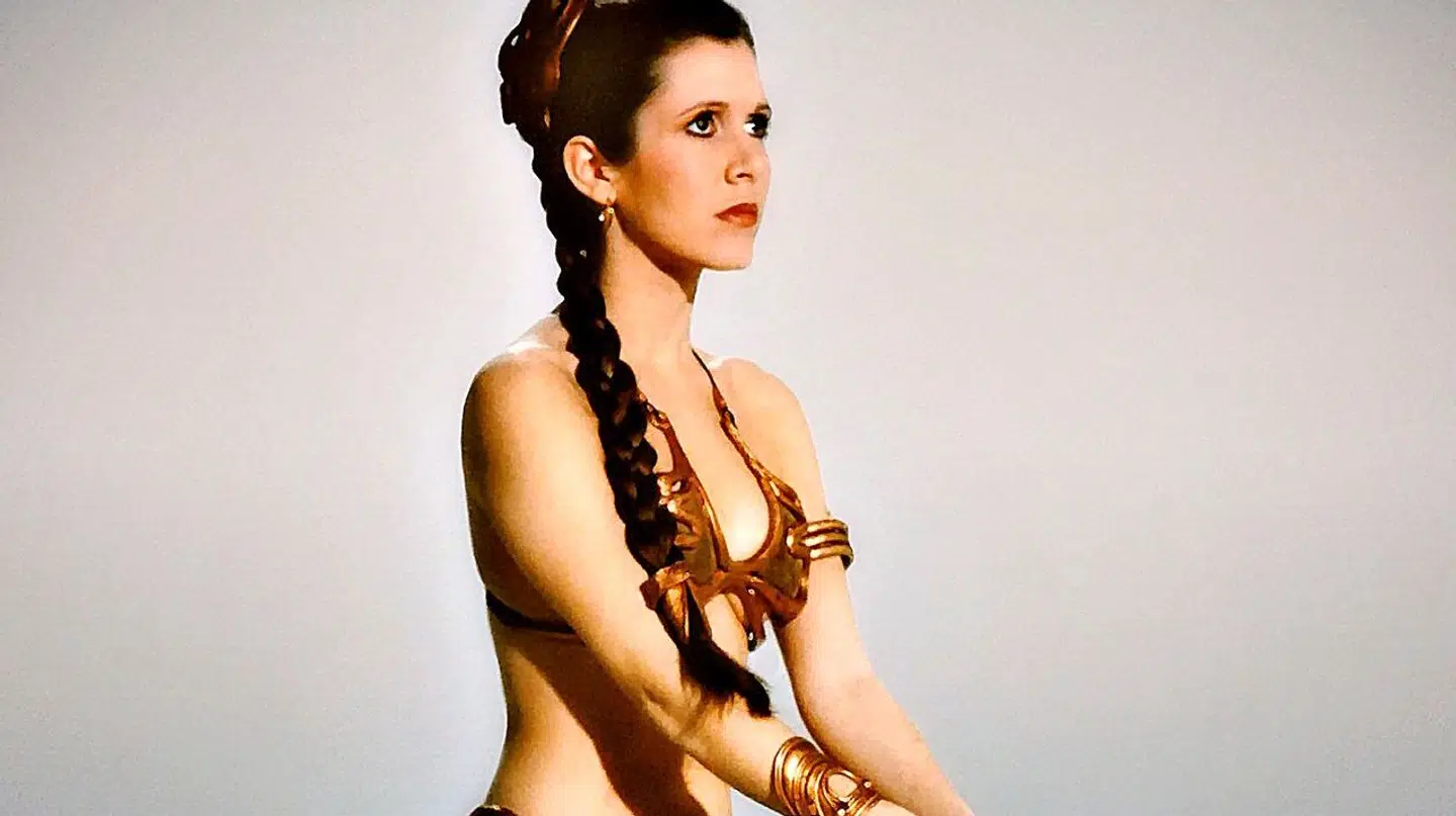 Carrie Fisher blev født ind i filmens verden som datter af skuespillerne Debbie Reynolds og Eddie Fisher.