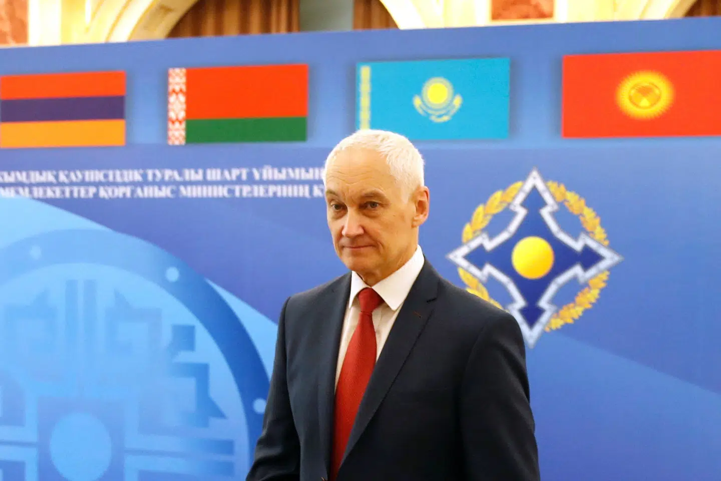 Ruslands forsvarsminister, Andrej Belousov, siger fredag, at russiske styrker rykker frem på alle fronter i Ukraine og i alt har erobret kontrol over 880 kvadratkilometer i år alene.