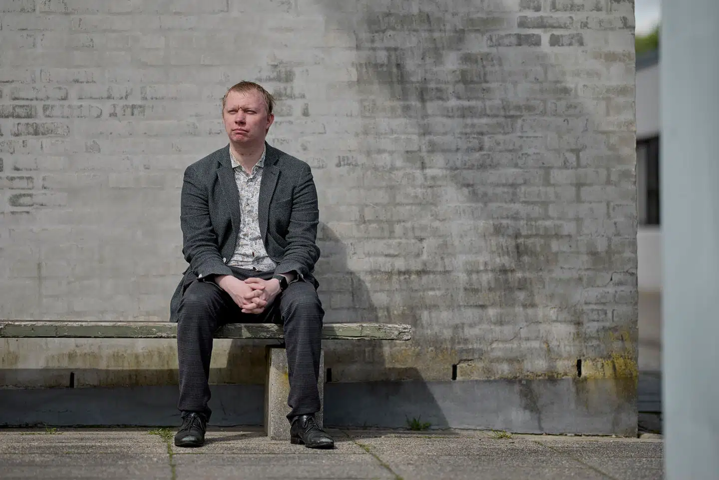 Flere og flere unge bliver udsat for digitale krænkelser, trusler og afpresning på sociale medier. 27-årige Mads Rundstrøm er en af dem, som på egen hånd har oplevet, hvor ubehageligt det kan være.