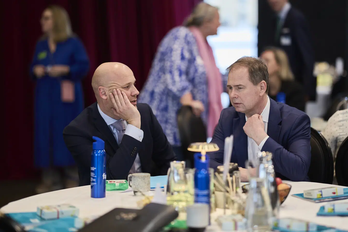 Danske Regioners formand Anders Kühnau og finansminister Nicolai Wammen (A) har siddet ved forhandlingsbordet i forbindelse med en ny økonomiaftale for regionerne i 2025. (Arkivfoto).
