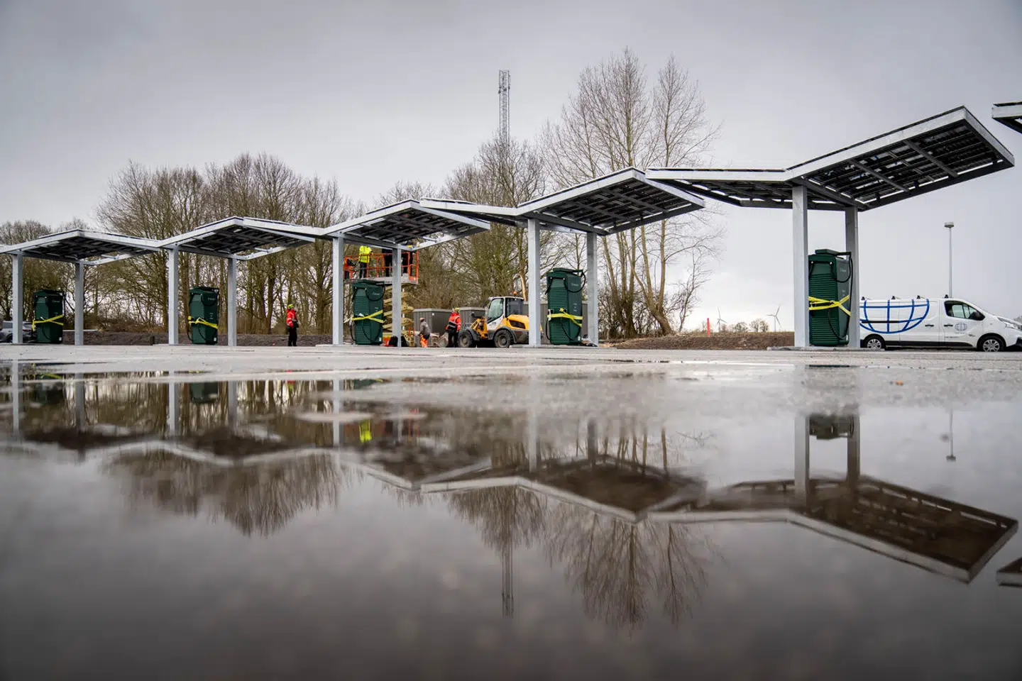 Flere ladestandere er ramt af nyt svindelnummer. Nu advarer Clever sine brugere.