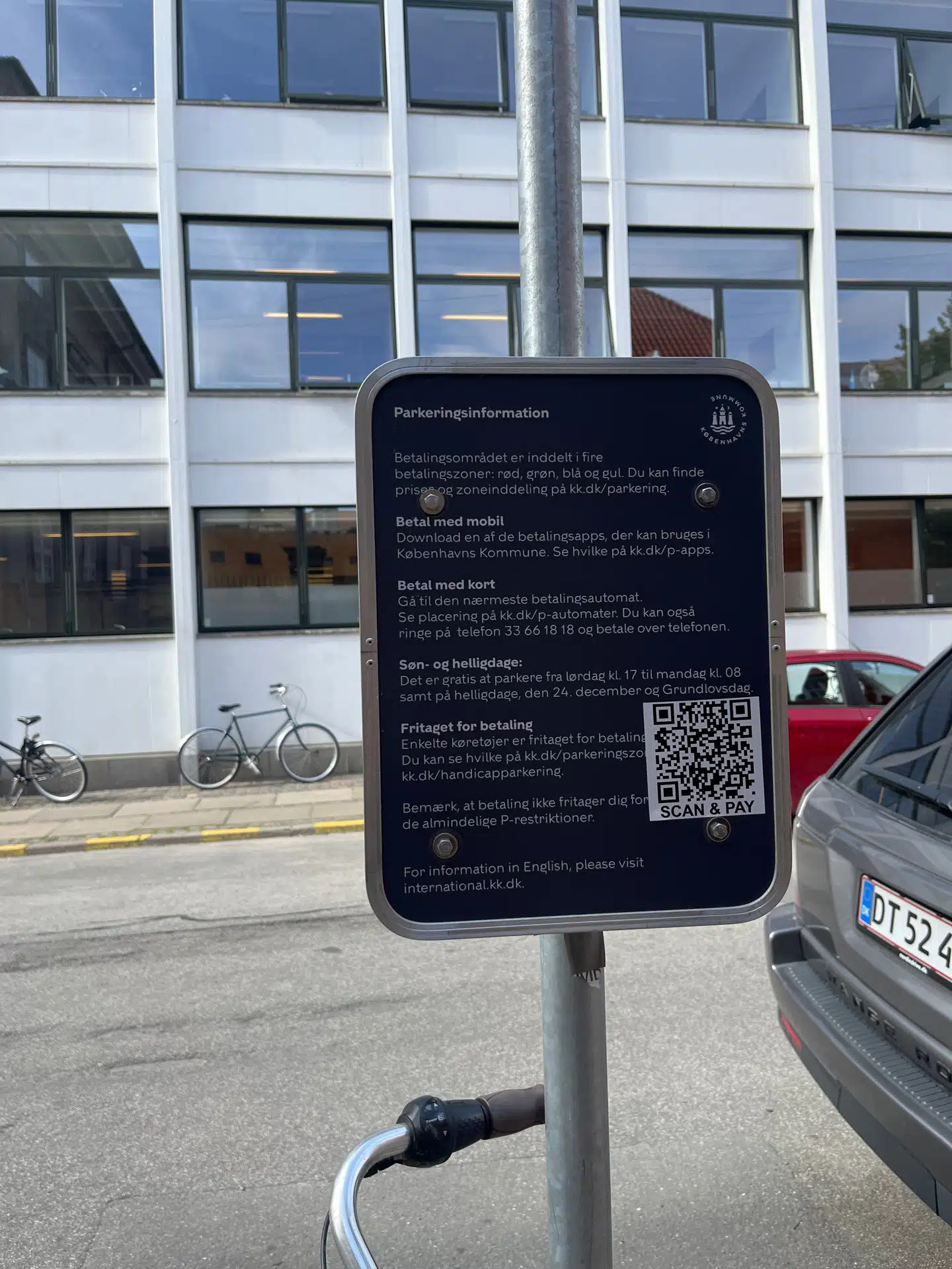 QR-koden på skilt med parkeringsinformation i København